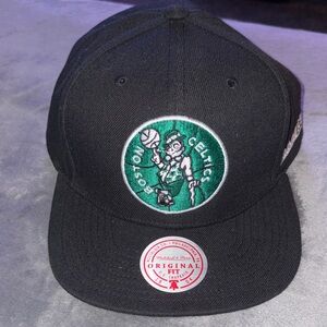 Boston Celtics Black SnapBack Hat NWT